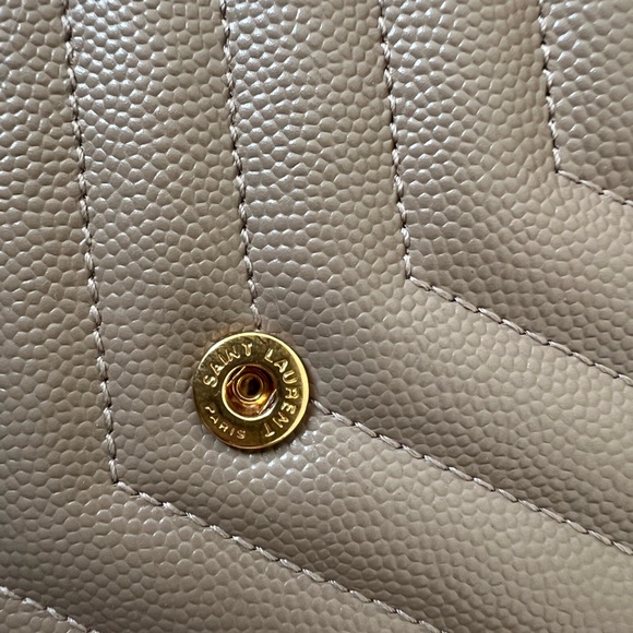 YSL Cassandre WOC - Picture 12 of 13